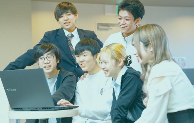 eスポーツ分野でプロを目指す中学生の皆さまに向け、ZETA DIVISIONゲーミングアカデミーは、高卒資格が取得できる「高等部」を設けています。