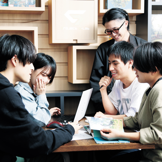 業界に精通した即戦力を育成